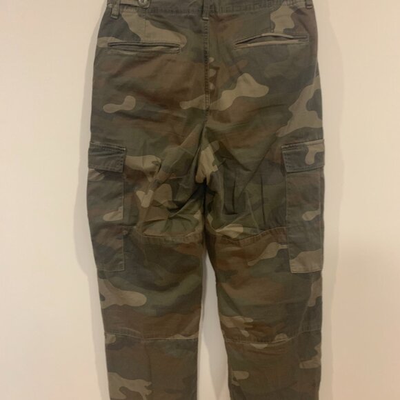 American Eagle Camo Baggy Cargo Pants - Picture 2 of 4